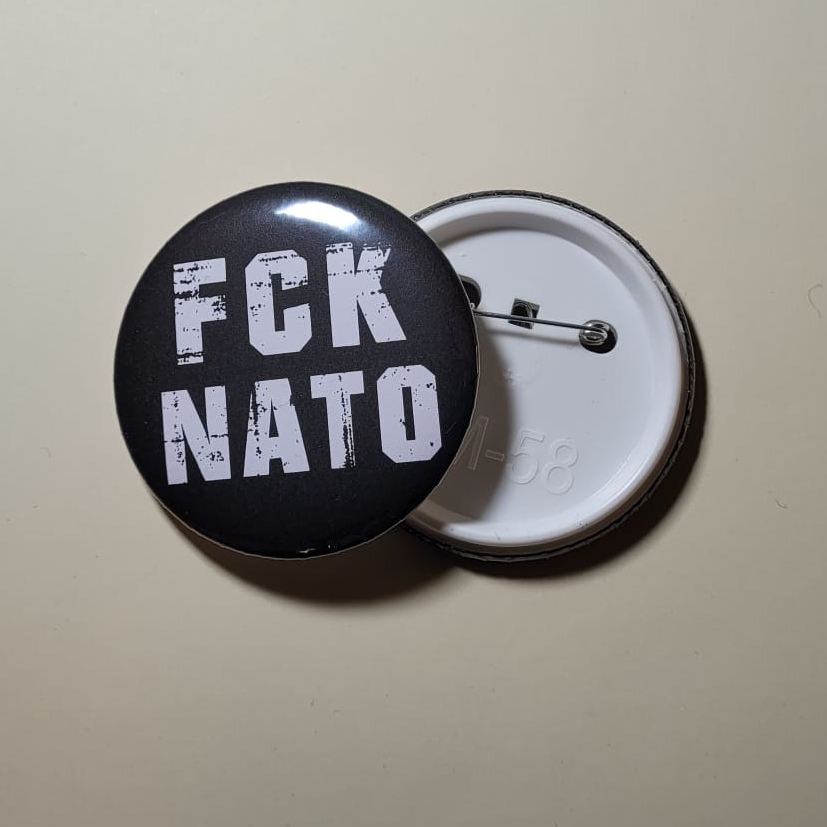 Button "FCK NATO"